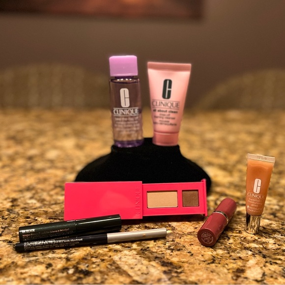 Clinique Makeup and Skin Care Bundle - Picture 2 of 9
